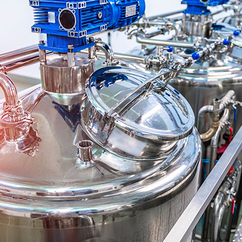 contenitori ermetici industriali con latte