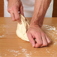 lavorazione della massa per il pane