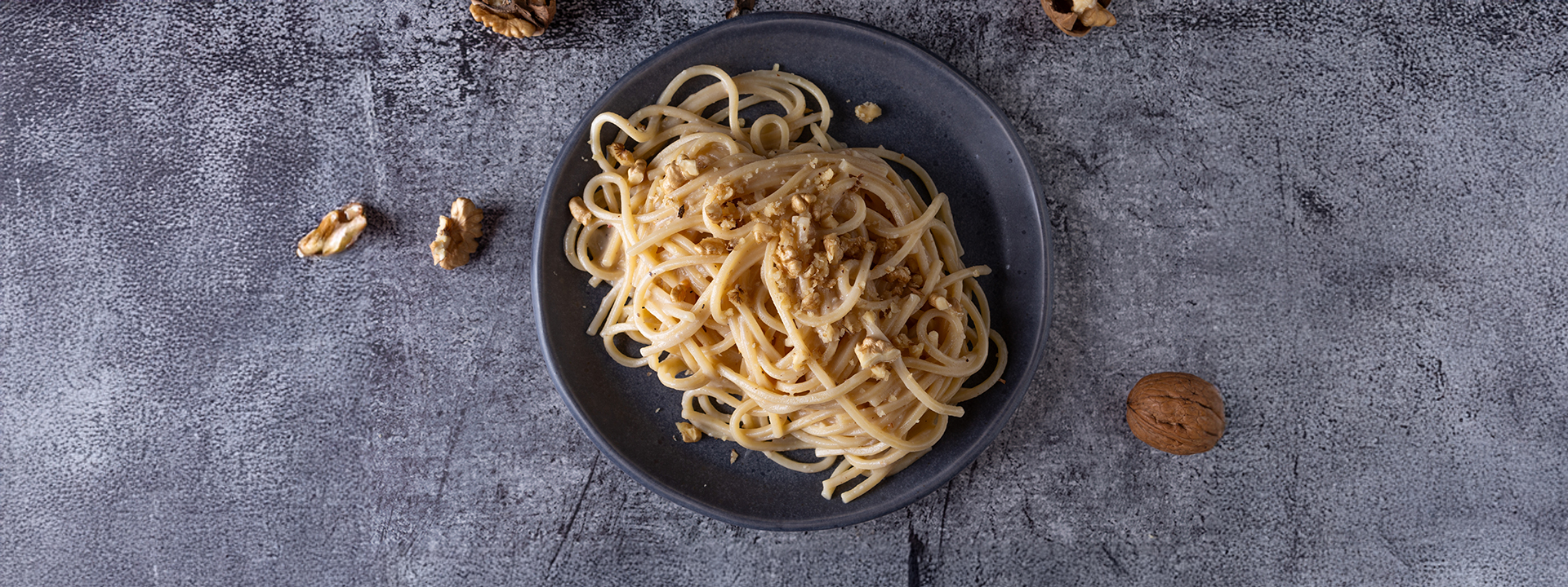 Spaghetti alla salsa di noci