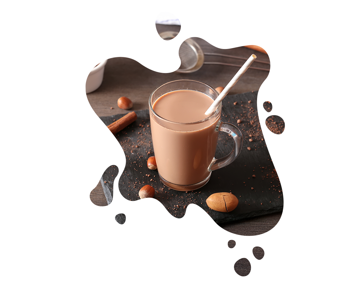 primo piano tazza in vetro con latte al cacao